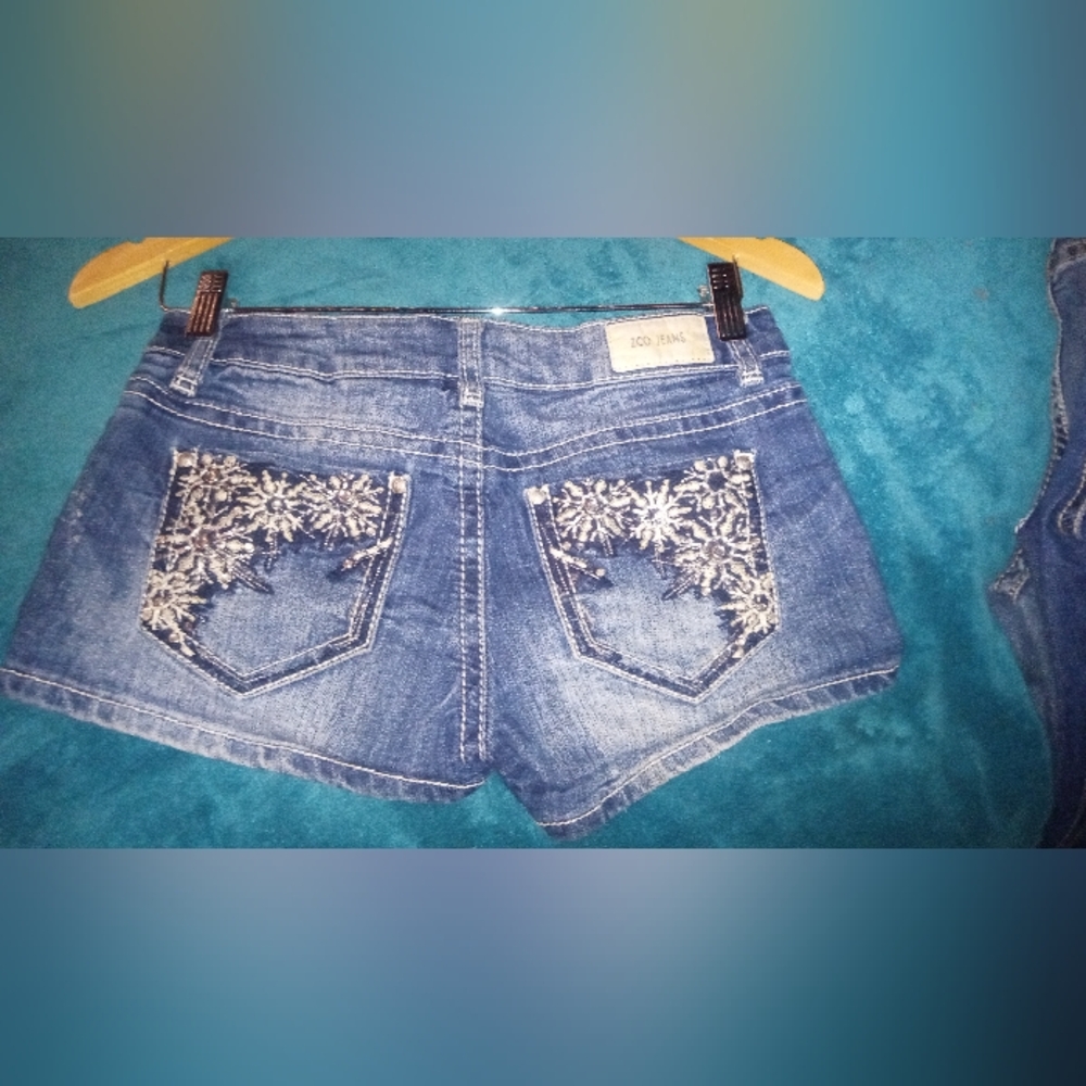 Women's new with out tags very cute zco jeans brand denim shorts